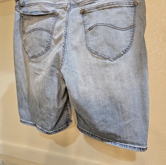 Lee Riders Jean shorts - Picture 2 of 5
